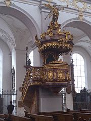 St Peters pulpit